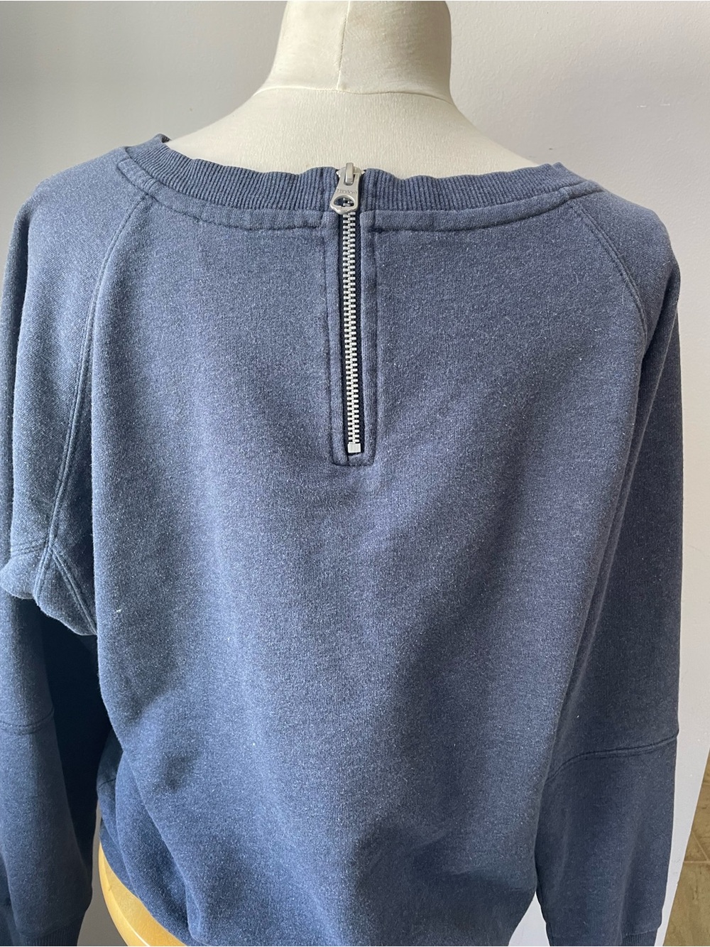 VTG Look Reebok Classic Crewneck Sweatshirt Navy Blue Size M - Picture 3 of 9